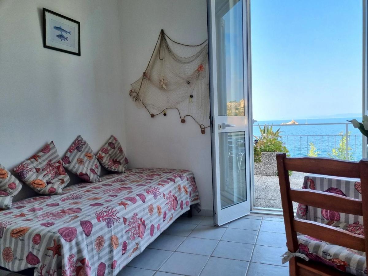 Appartamenti La Terrazza Sulle Ghiaie - Goelba Portoferraio Cameră foto